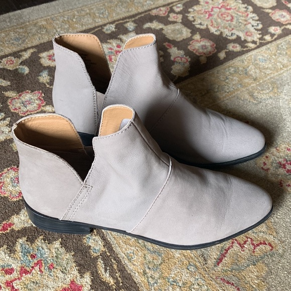 Darling Lucky Brand Booties - Picture 2 of 6